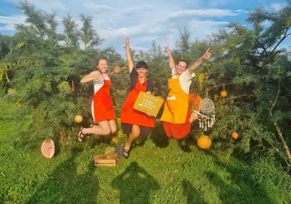 Oranžā Lejasdārzu mājas kafejnīca