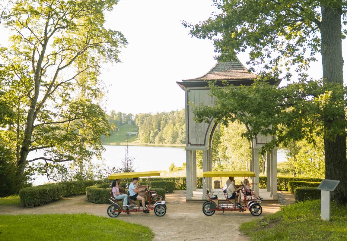 Alūksnes muižas parks